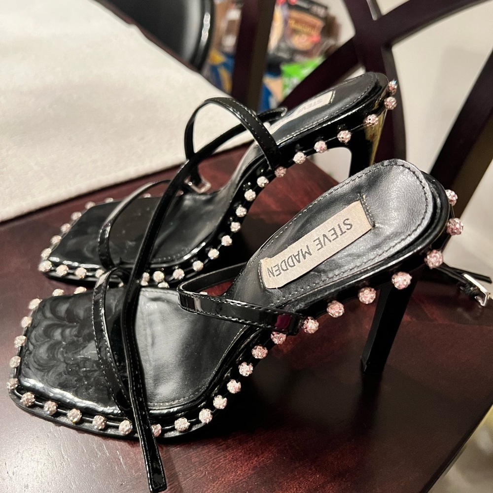 Steve Madden Black Heels with Strappy Design and Stiletto Heel